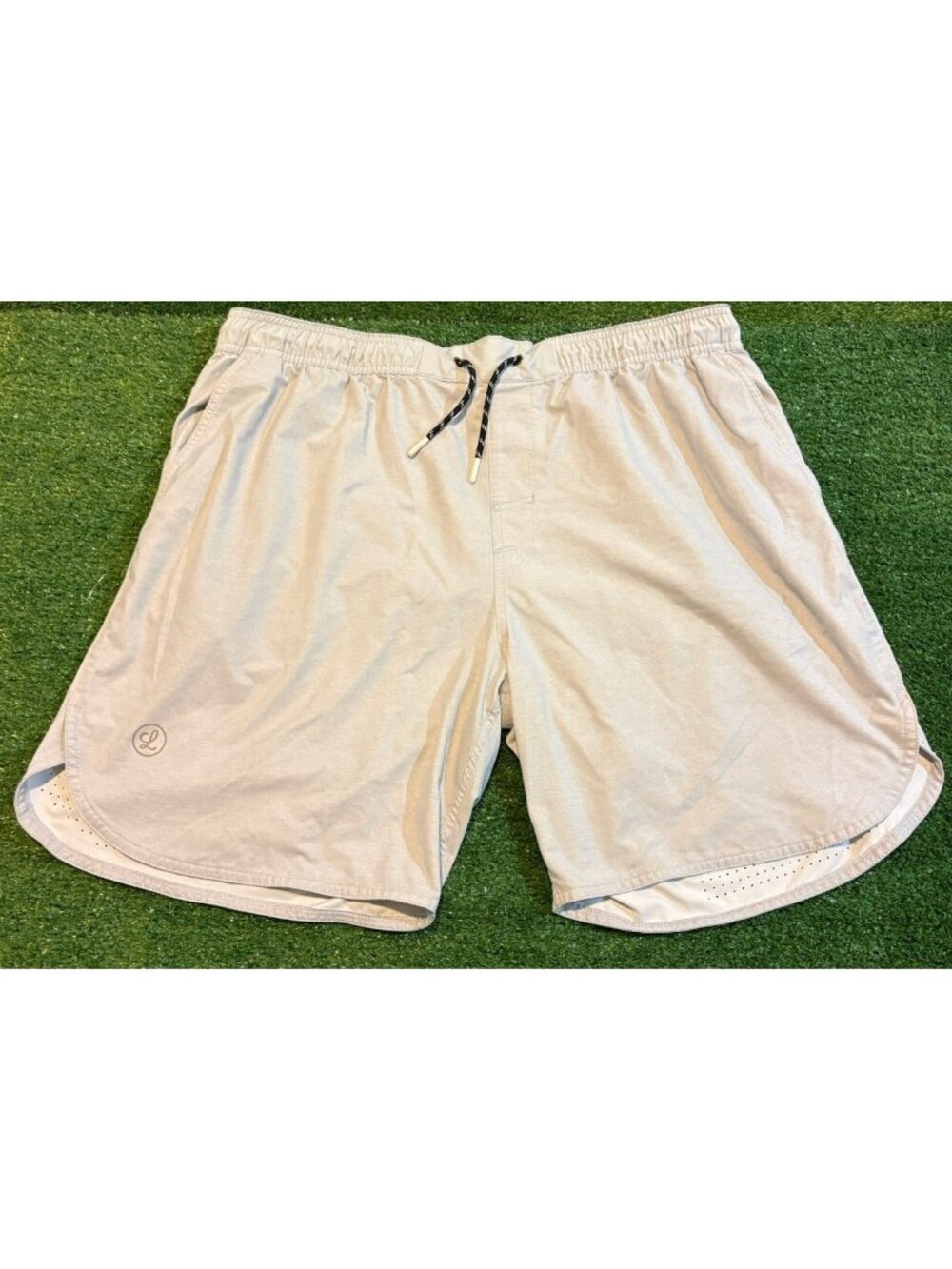 Legends Luka shorts mens 2XL gray lightweight breathable 4 way stretch pockets